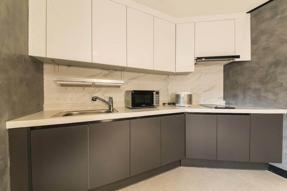 Almond Hotel Gupo Station Пусан Екстериор снимка