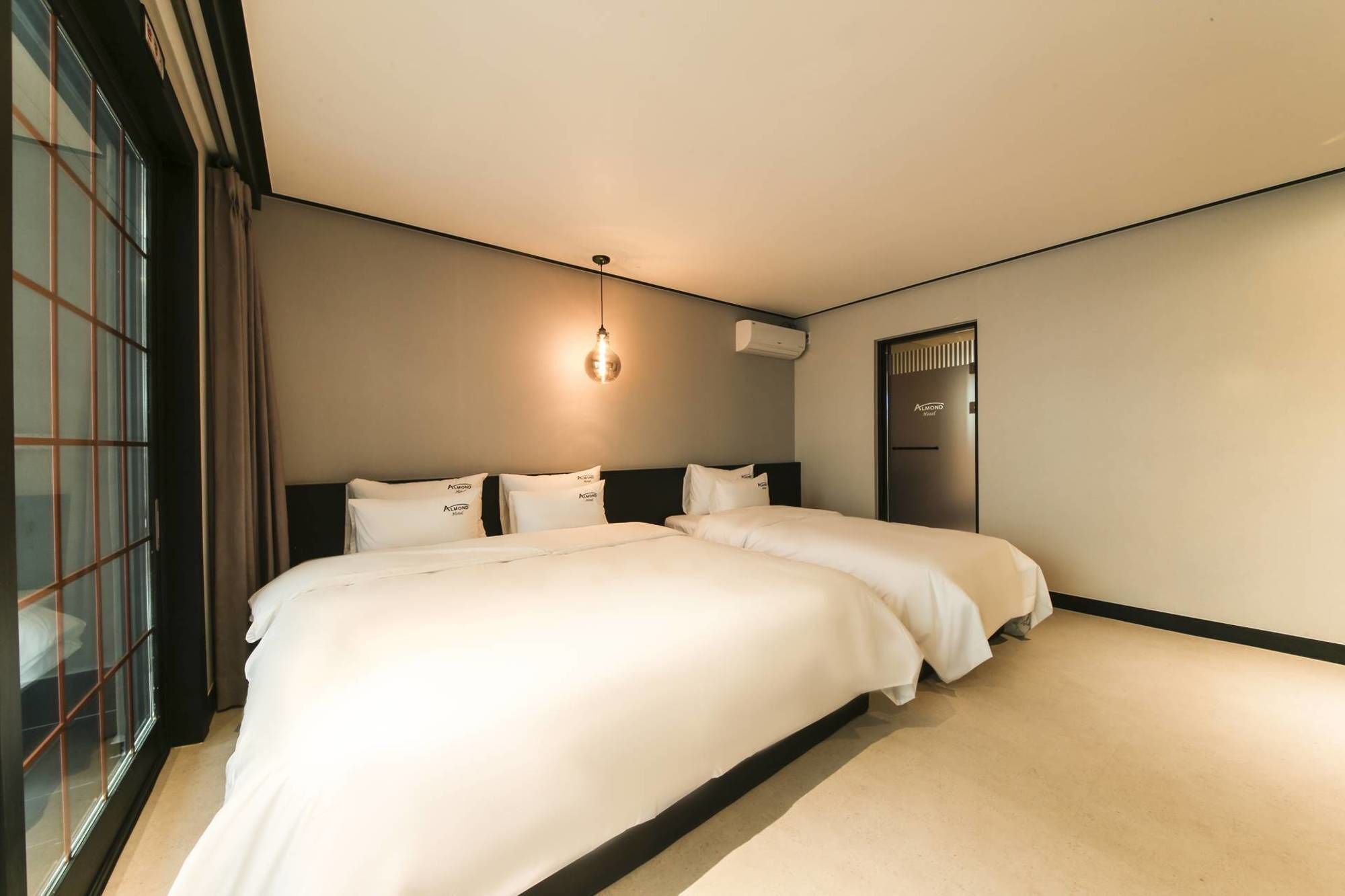 Almond Hotel Gupo Station Пусан Екстериор снимка