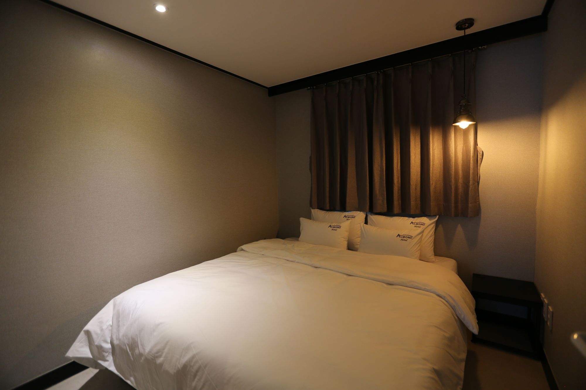 Almond Hotel Gupo Station Пусан Екстериор снимка