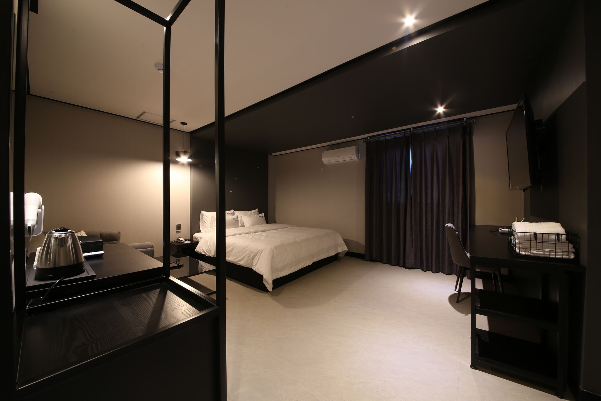 Almond Hotel Gupo Station Пусан Екстериор снимка