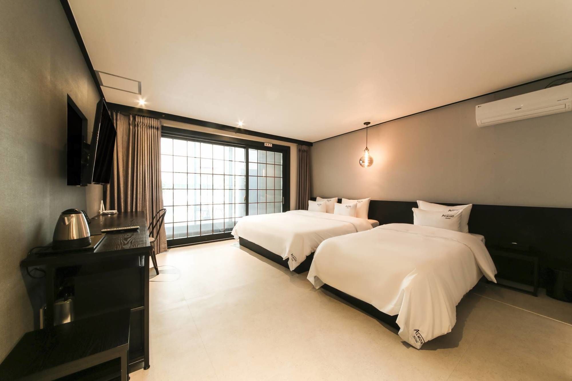 Almond Hotel Gupo Station Пусан Екстериор снимка